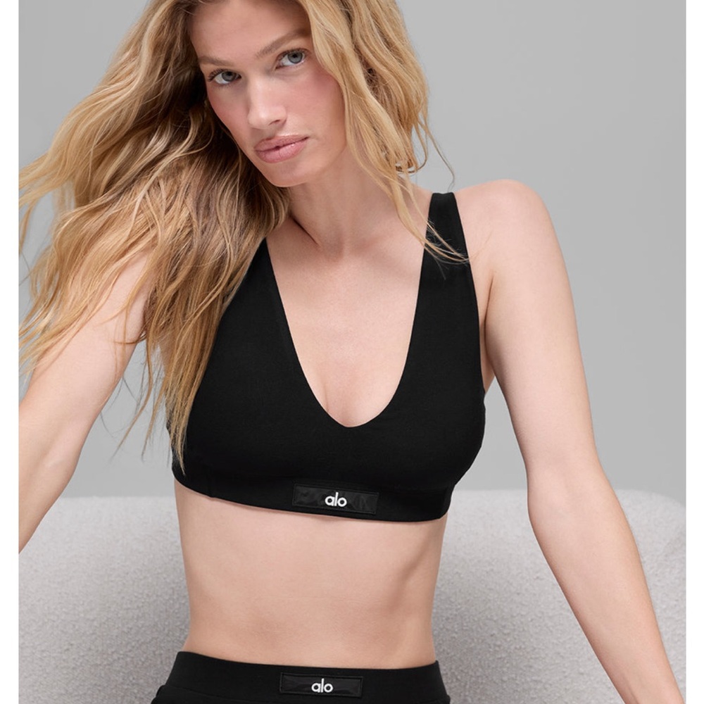 ALO Yoga Black V-Neck Sports Bralette